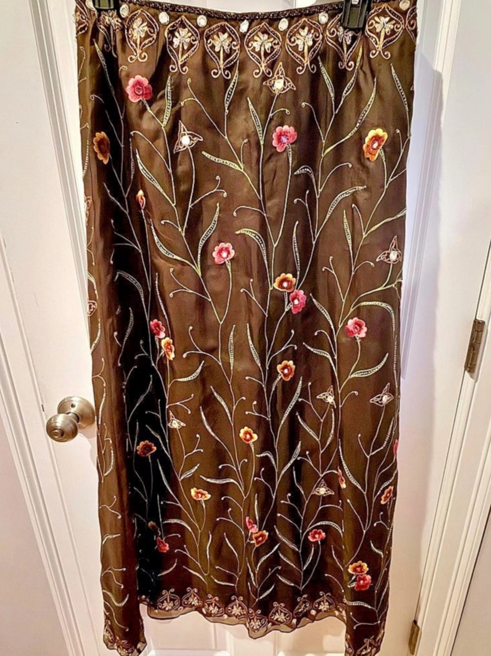 Sherrie Bloom, Peter Noviello Chetta b Evening Embroidered Floral 100% Silk skir